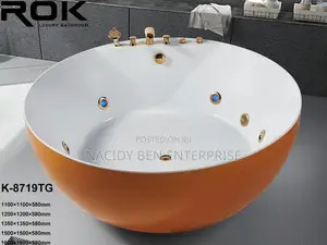 Round Jacuzzi