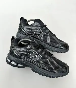 Outstanding New Balance 1906R ‘Metallic Silver’ Sneakers
