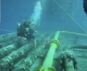 Underwater Pipe Welding, Underwater Pipe Laying