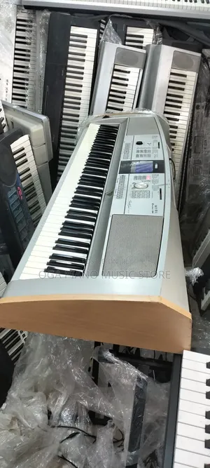 Yamaha DGX-505 88-Keys Portable Digital Keyboard