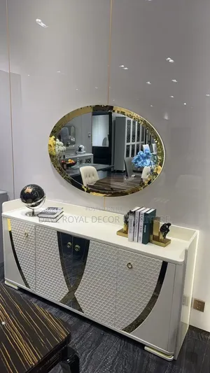 Classic Unique Design Mirror Console