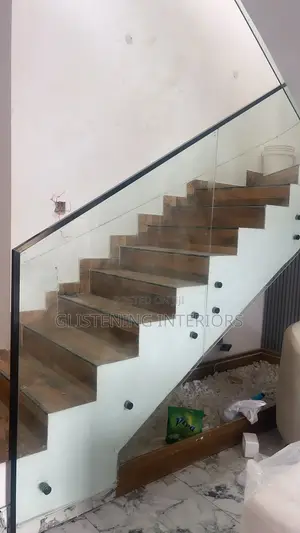 Side Staircase 10mm Tempered Glass