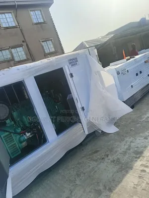 300kva Perkins Genarector Soundproof Generator