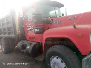 Mack Truck Tipper Very Sound