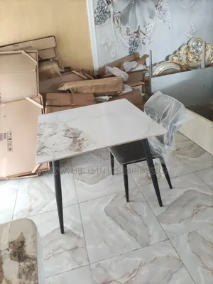 4 Seater Dinning Table