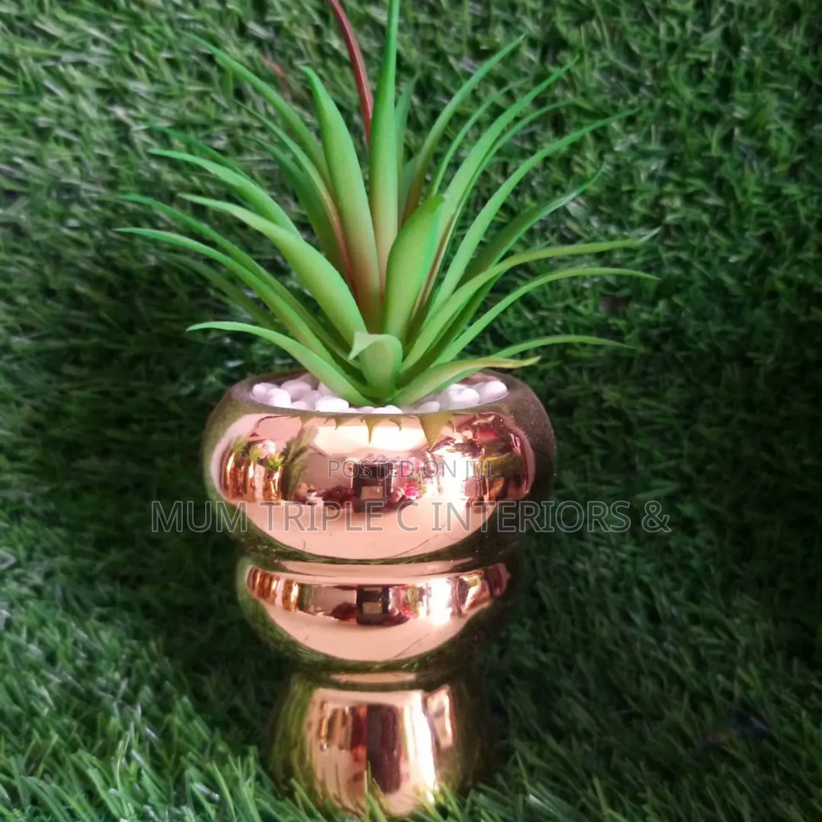 Round Base Artificial Flower