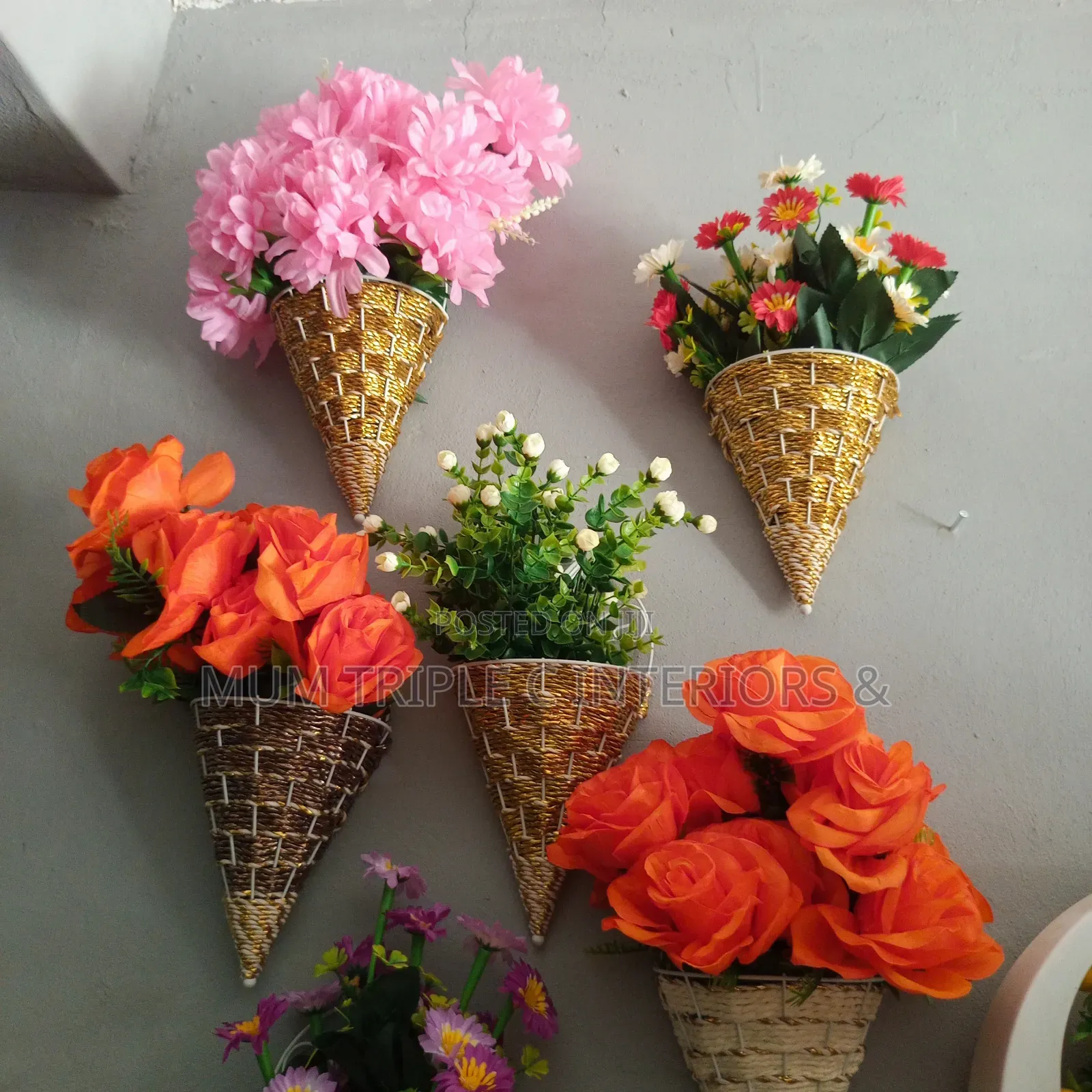 Hanging Flowers 🌺