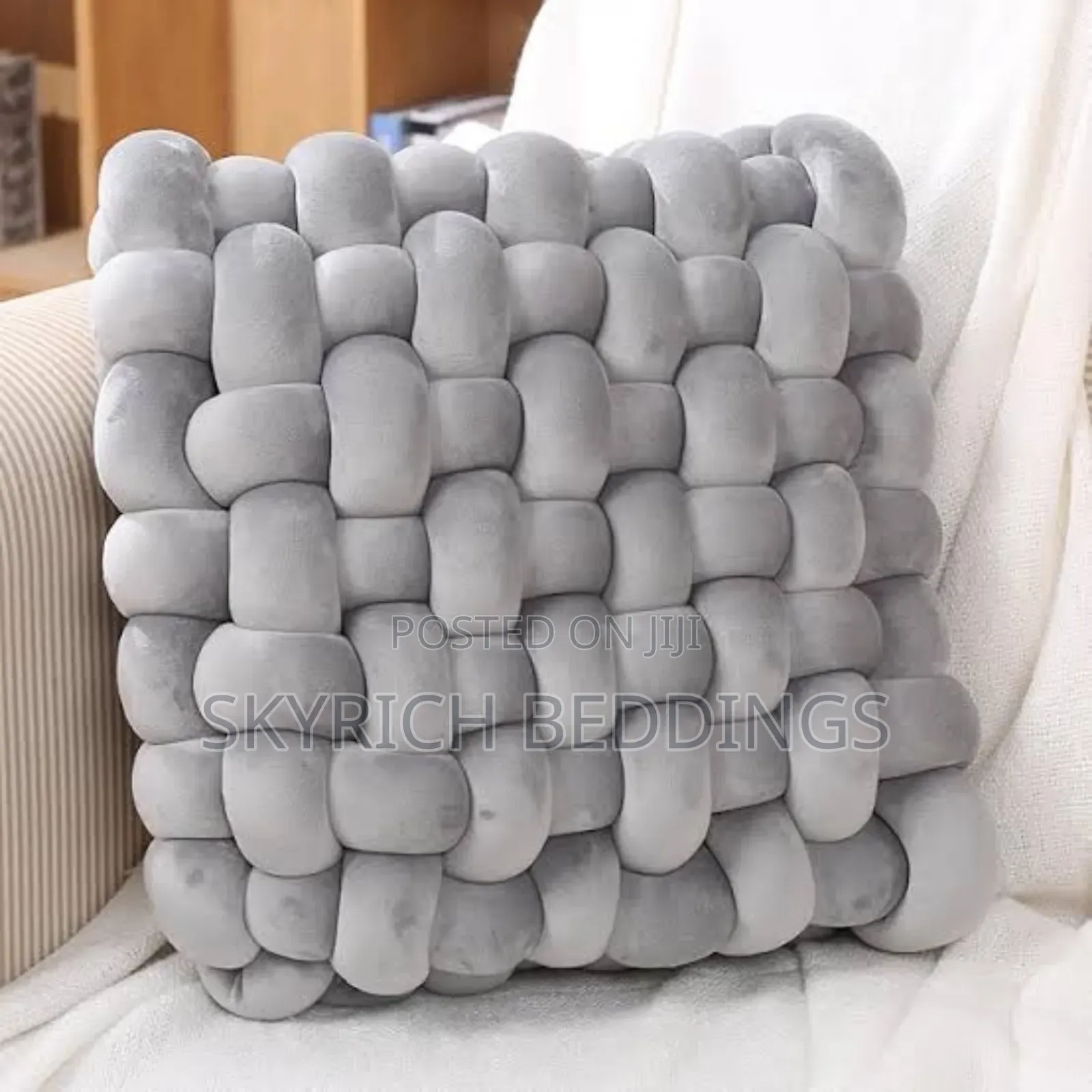 Knotted Pillows