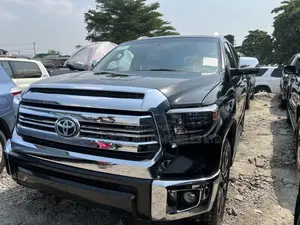 Toyota Sequoia Limited 4dr SUV 4WD (5.7L 8cyl 6A) 2015 Black