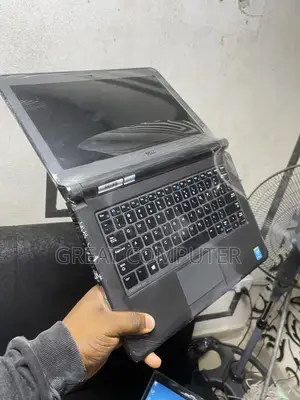 New Laptop Dell Latitude 13 3340 4GB Intel Core I3 HDD 500GB