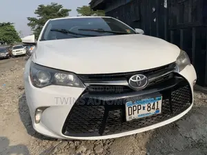 Toyota Camry 2017 White