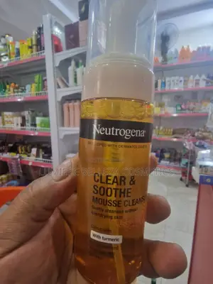 Neutrogena Clear Soothe Mousse Cleanser