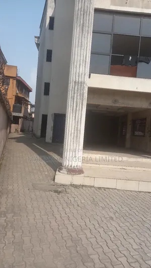 Open Plan Detached House on 3floors Directly on Opebi Road