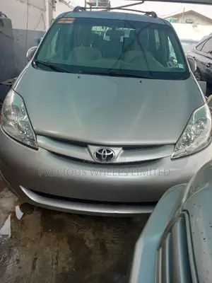 Toyota Sienna 2007 Gold