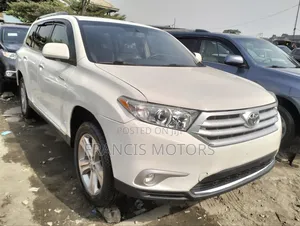 Toyota Highlander Limited 3.5l 4WD 2013 White