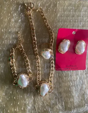 Vintage-Inspired Women's Jewelry Set