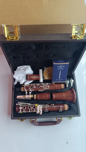 Hallmark UK Rosé Wood Clarinet