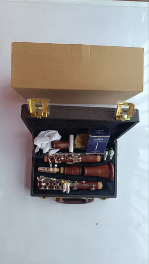 Hallmark UK Rosé Wood Clarinet