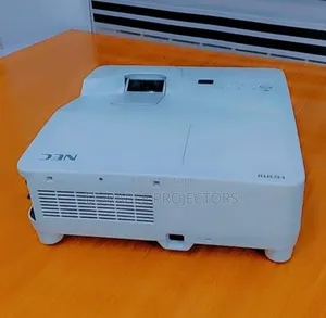 Direct UK Used HD Ultra Short Throw Projector Lekki Lagos .
