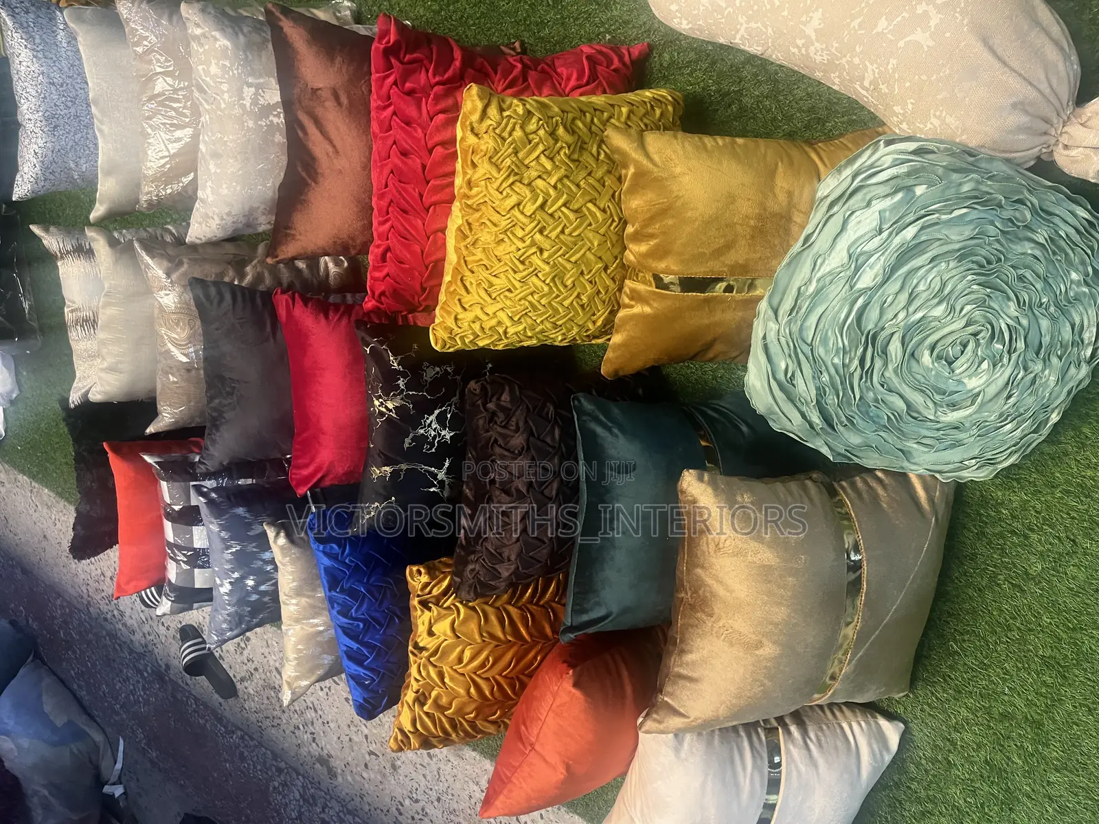 Luxury Trow Pillows