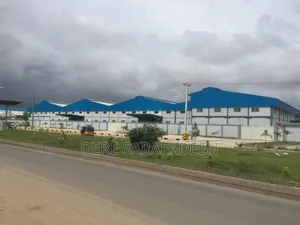 Modern Warehouse With 4nos Bays