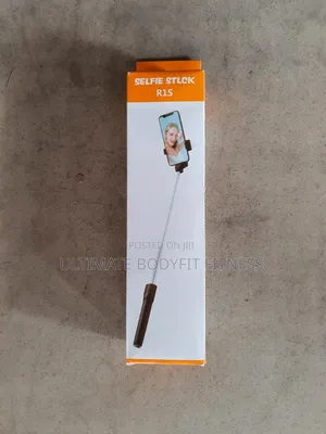 Brand New Selfie Stick R1s Black