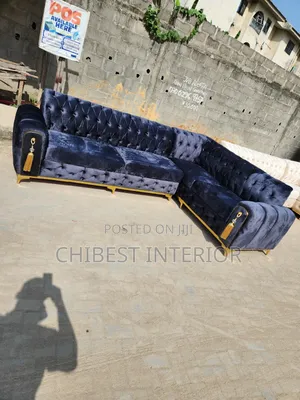 Padded L-Shaped Sofa Chair Made With Topnotch Materials