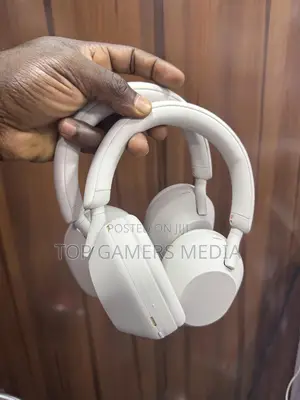 Brand New Unused Sony Xm5 Headphones