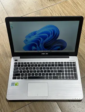 Laptop Asus F550CC 8GB Intel Core i5 HDD 1T