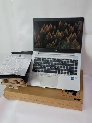 New Laptop HP EliteBook 820 8GB Intel Core i5 SSD 512GB