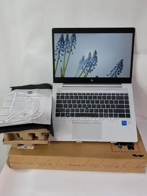 New Laptop HP EliteBook 820 16GB Intel Core i5 SSD 512GB