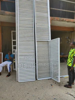 Ups Aluminium Sunbreaker