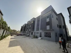 5bdrm Townhouse/Terrace in Mabushi for sale