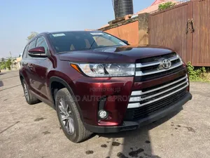 Toyota Highlander XLE 2019 Burgundy