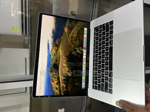 Laptop Apple MacBook Pro 2019 32GB Intel Core i9 SSD 512GB