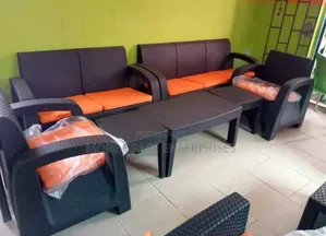 7 Seater Rattan Set.