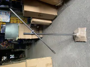 Roundbase Microphone Stand