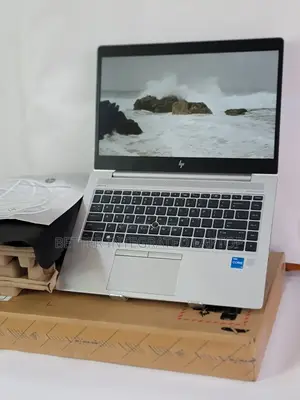 New Laptop HP EliteBook 830 8GB Intel Core i5 SSD 256GB