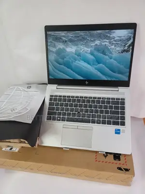 New Laptop HP EliteBook 830 12GB Intel Core i5 SSD 256GB