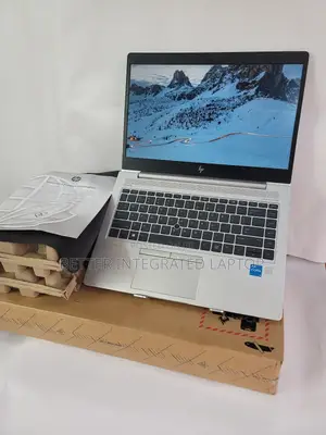 New Laptop HP EliteBook 830 16GB Intel Core i5 SSD 256GB