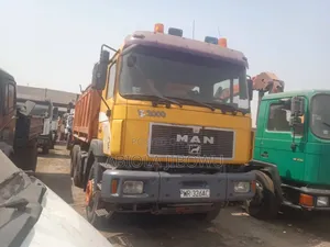 Man Tipper 10tyres