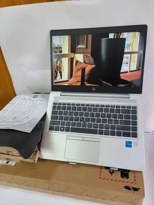 New Laptop HP EliteBook 830 12GB Intel Core i5 SSD 1T