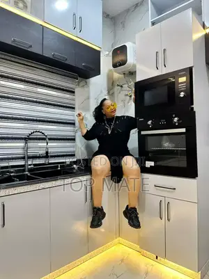 Electric and Gas Oven and Microwave 001
