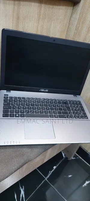 Laptop Asus X550VC 8GB Intel Core I5 HDD+SSD 500GB