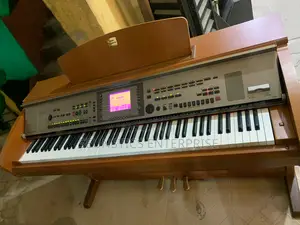 Yamaha Clavinova CVP 303 Digital Piano Arranger