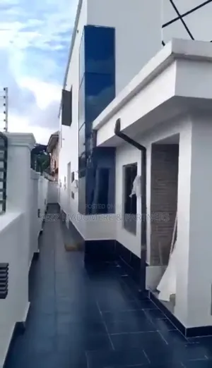 4bdrm Duplex in Near Rochas for sale