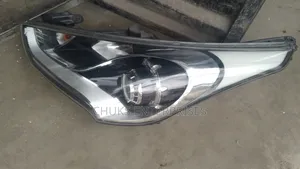 Hyundai Veloster 2014 Headlight Tokunbo