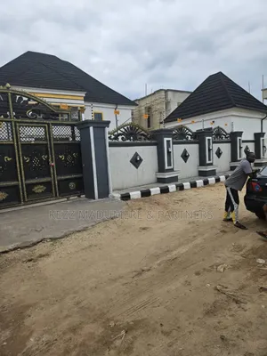 4bdrm Duplex in Ph Road, Behind for sale