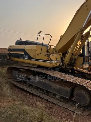 Cat Excavator 330L - Direct Belgium