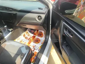 Toyota Corolla 2017 Silver